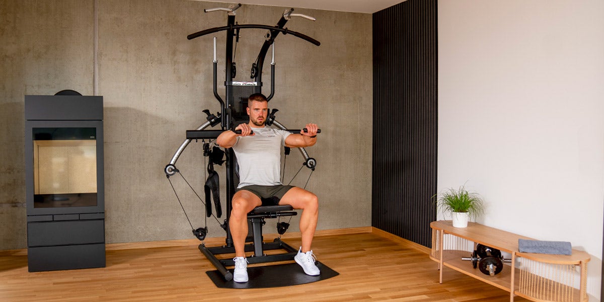 Bench Pullup&Dip Schrägbankübung 1