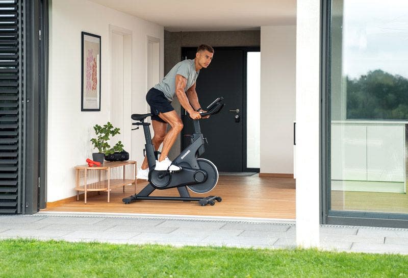 Mann auf Speedbike