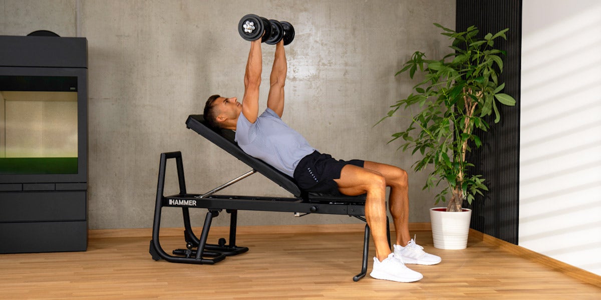 Bench Pullup&Dip Schrägbankübung 2